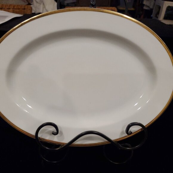 The Cellar Classic Opulence Oval Platter White with Gold Trim 14" - Picture 5 of 5